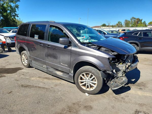2019 DODGE CARAVAN SXT — Passenger 3/4