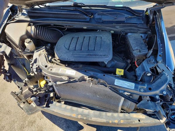 2019 DODGE CARAVAN SXT — Engine bay