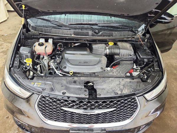 2024 CHRYSLER PACIFICA Touring L — Engine bay