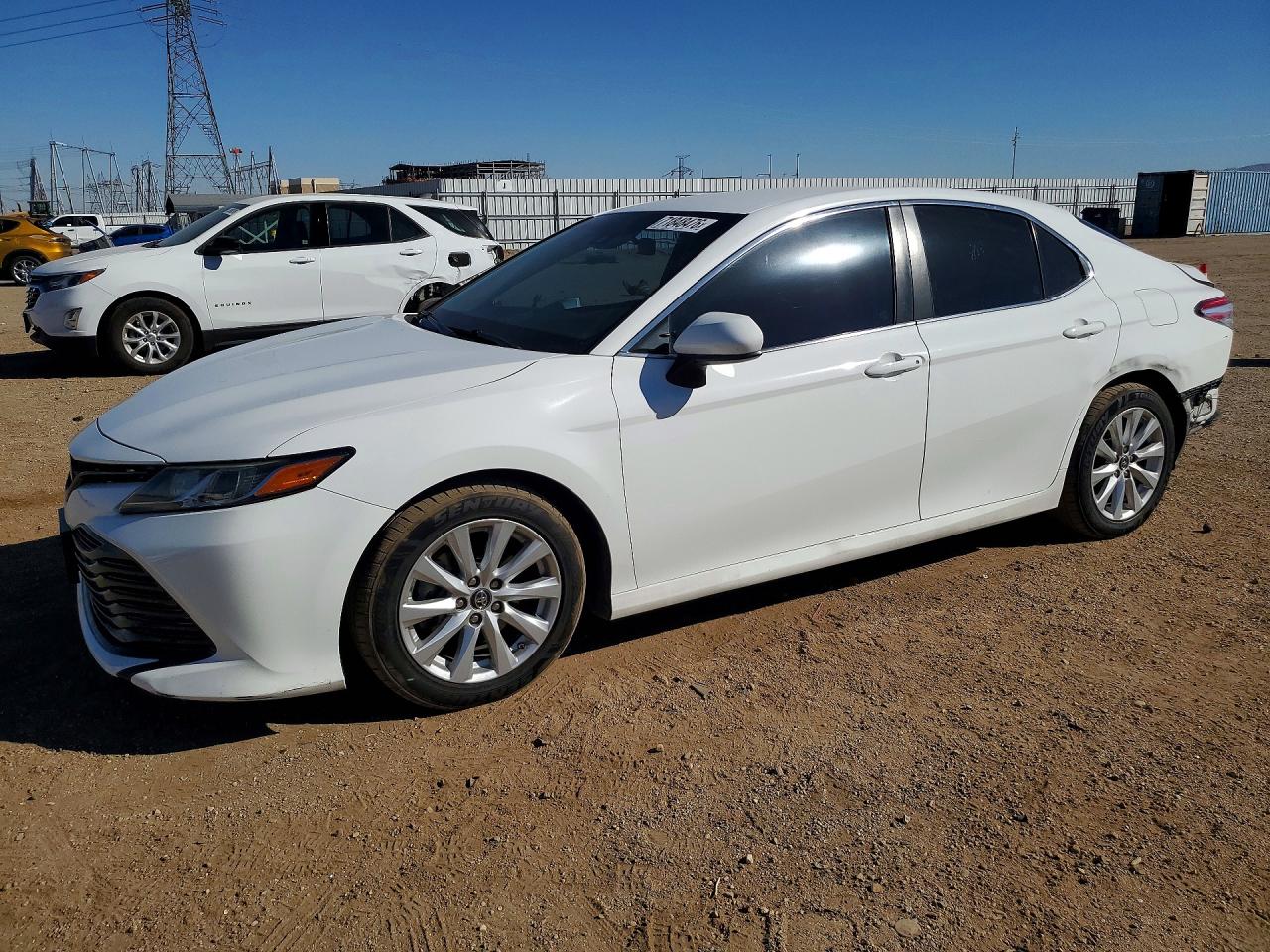 2018 TOYOTA CAMRY L/LE/SE/XLE — Front 3/4
