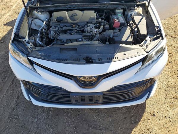 2018 TOYOTA CAMRY L/LE/SE/XLE — Engine bay