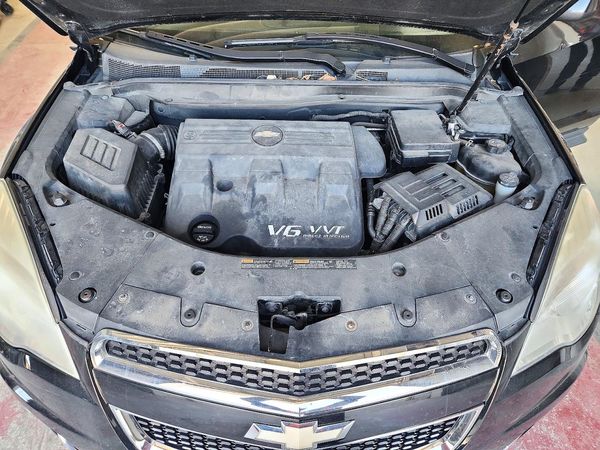 2013 CHEVROLET EQUINOX 2LT — Engine bay
