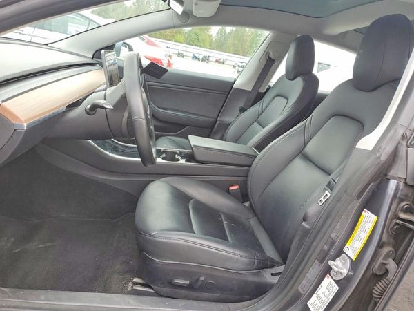 2018 TESLA MODEL 3 — DENT