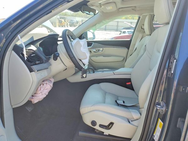 2025 VOLVO XC90 Plus Bright — DENT