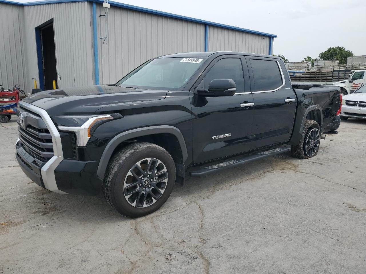 2025 TOYOTA TUNDRA Limited