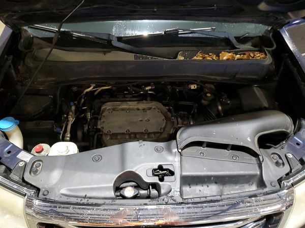 2014 HONDA PILOT TOURING — Engine bay