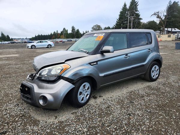 2013 KIA SOUL All Trims — Front 3/4