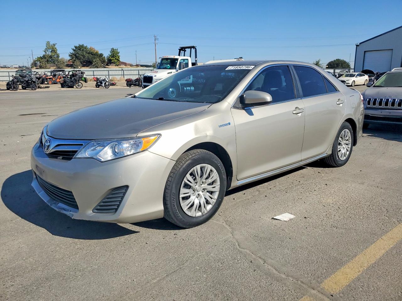 2013 TOYOTA CAMRY SOLA Hybrid — Front 3/4