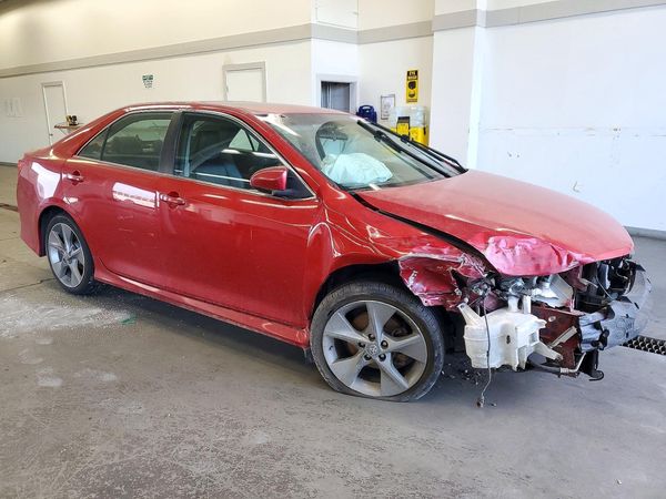 2012 TOYOTA CAMRY — Passenger 3/4