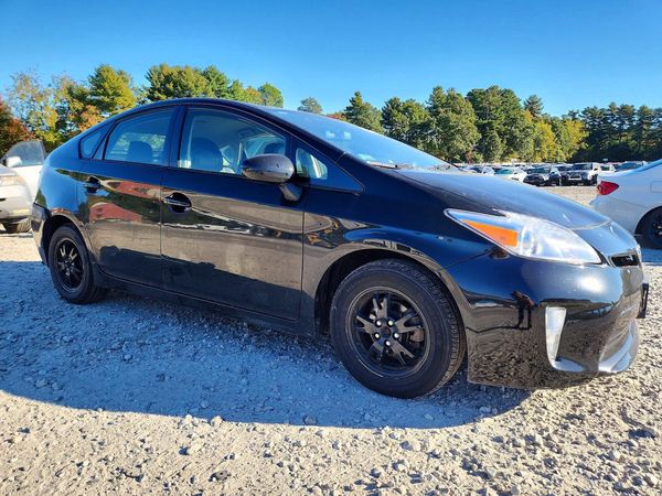 2013 TOYOTA PRIUS — Passenger 3/4