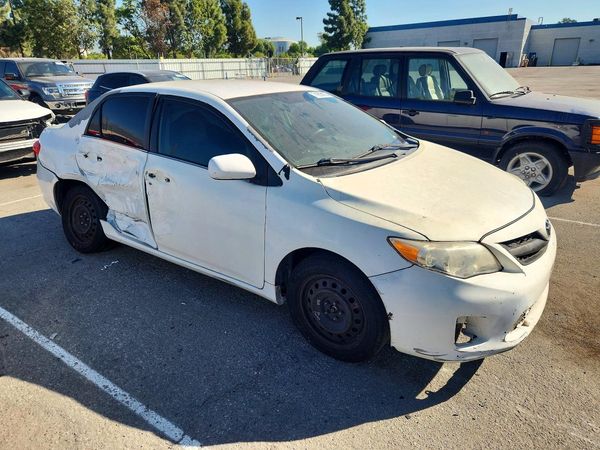 2013 TOYOTA COROLLA — Passenger 3/4