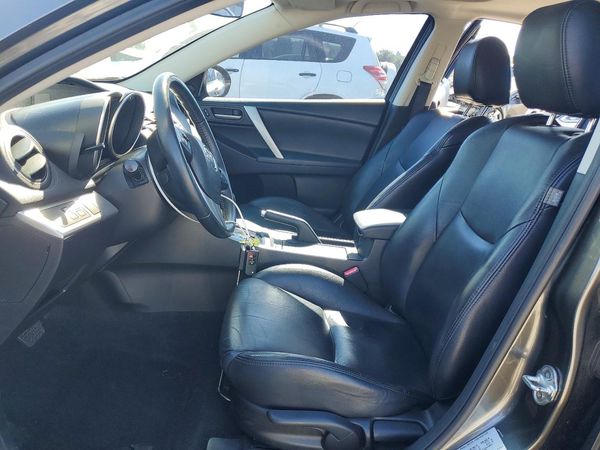2012 MAZDA MAZDA3 Touring/GS — DENT