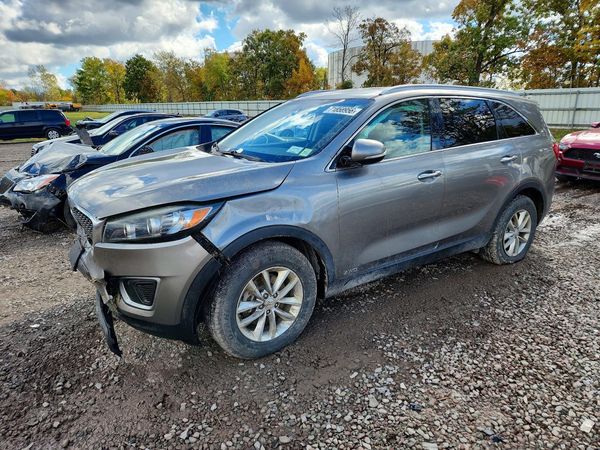 2017 KIA SORENTO L, LX — Front 3/4