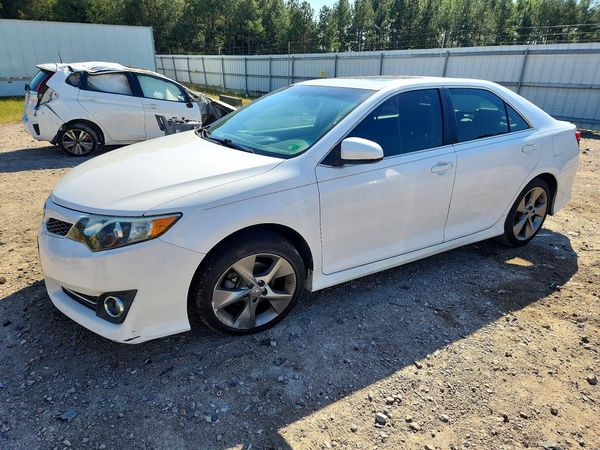 2014 TOYOTA CAMRY — DSFA — Front 3/4