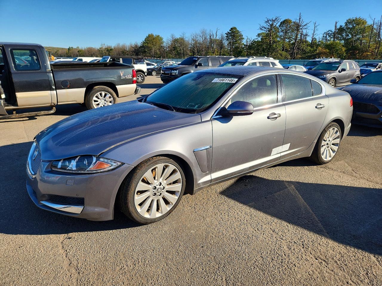 2013 JAGUAR XF — Front 3/4