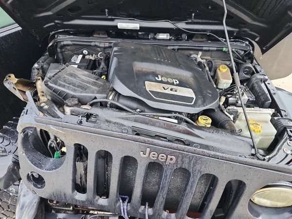 2016 JEEP WRANGLER Sport — Engine bay