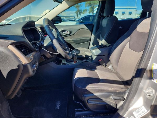 2014 JEEP CHEROKEE Sport — DENT