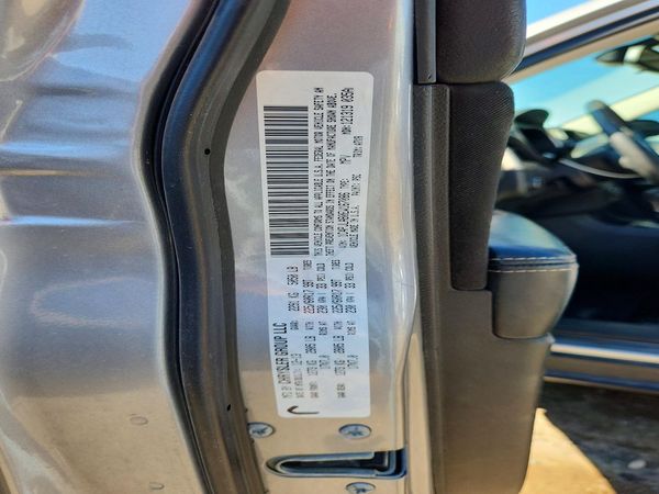 2014 JEEP CHEROKEE Sport — VINS