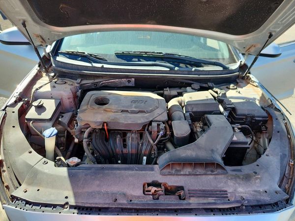 2019 HYUNDAI SONATA Eco Turbo, SE — Engine bay