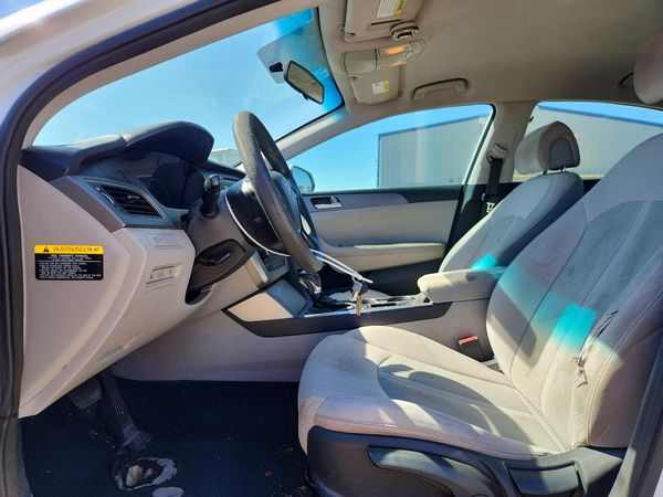 2015 HYUNDAI SONATA SE, ECO — DENT