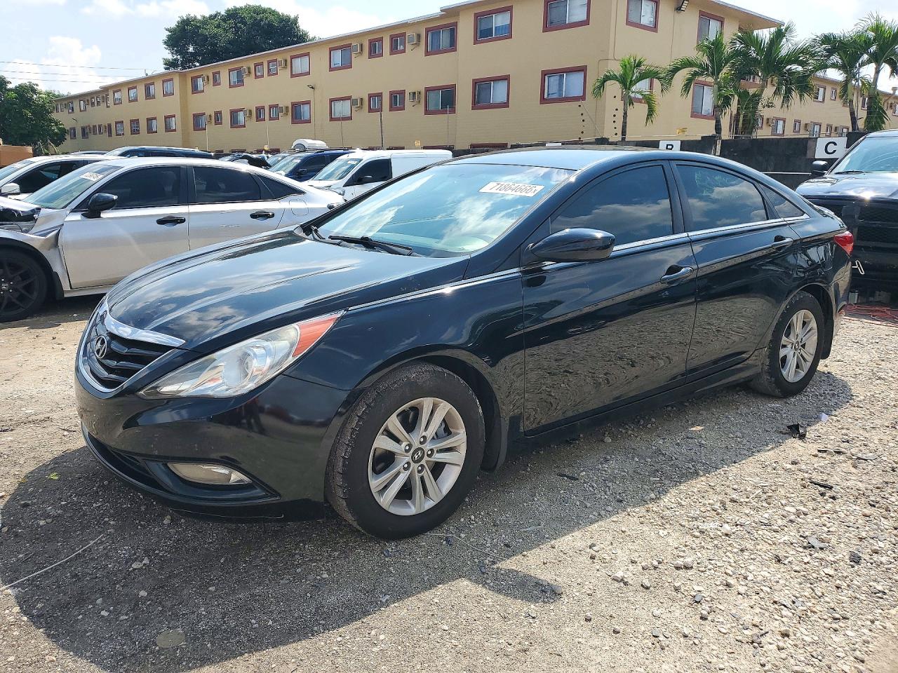 2013 HYUNDAI SONATA GLS/ GLS Popular — Front 3/4