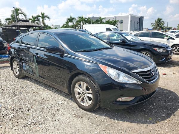2013 HYUNDAI SONATA GLS/ GLS Popular — Passenger 3/4