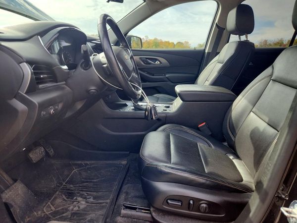 2019 CHEVROLET TRAVERSE High Country — DENT