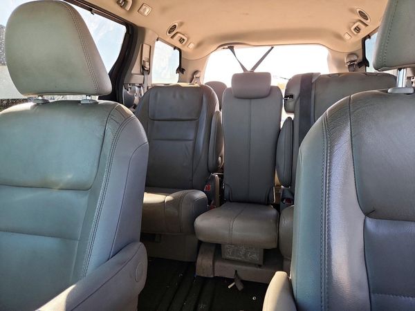 2015 TOYOTA SIENNA — SUVN