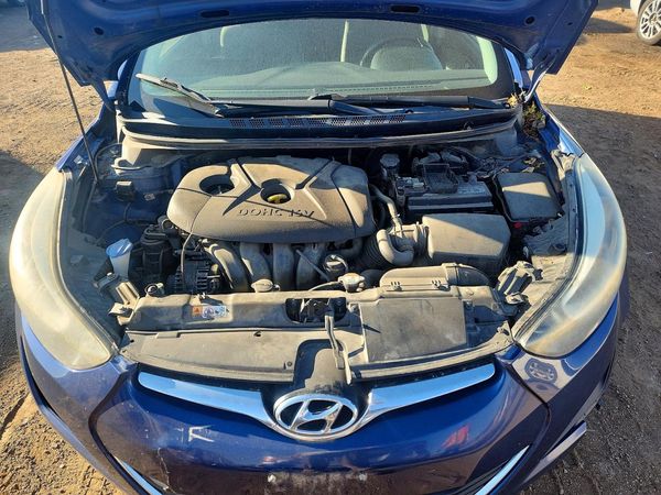 2016 HYUNDAI ELANTRA — Engine bay