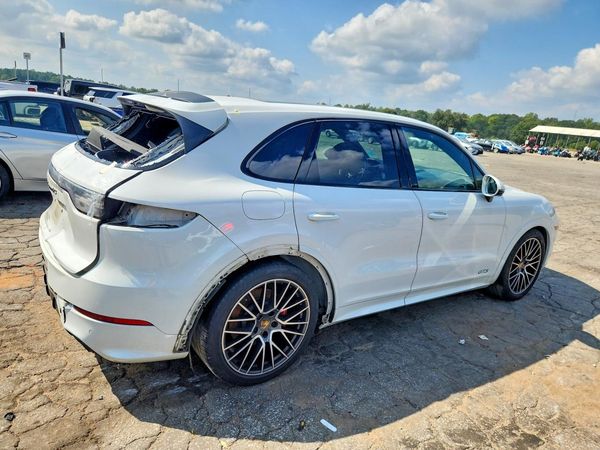 2022 PORSCHE CAYENNE GTS — PSRA