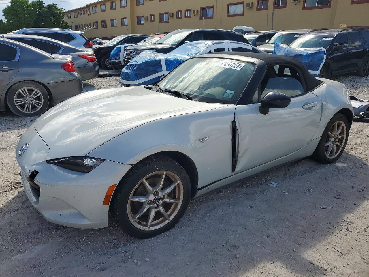 2017 MAZDA MX5 Sport — Front 3/4