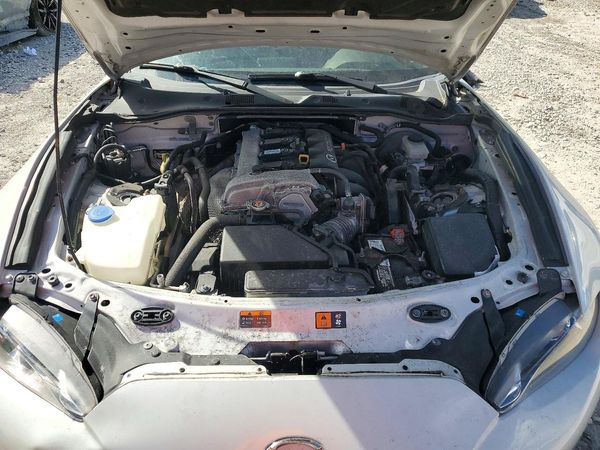 2017 MAZDA MX5 Sport — Engine bay