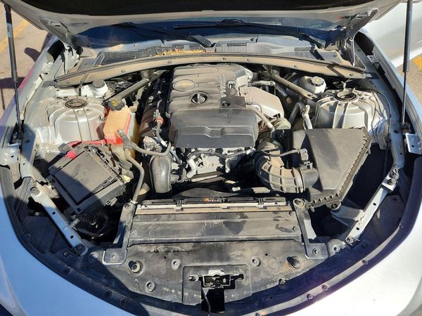 2019 CHEVROLET CAMARO 1LS/1LT — Engine bay