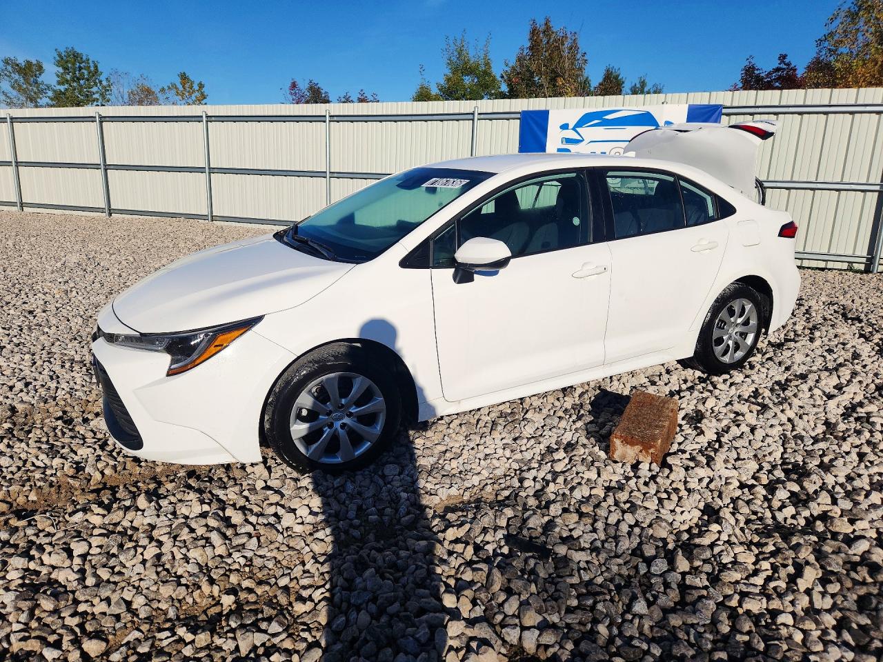2025 TOYOTA COROLLA LE — Front 3/4