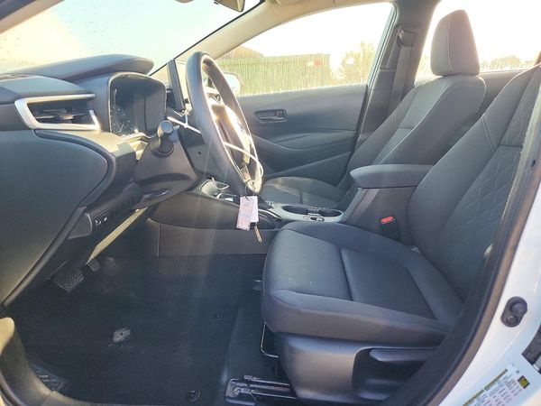 2025 TOYOTA COROLLA LE — DENT