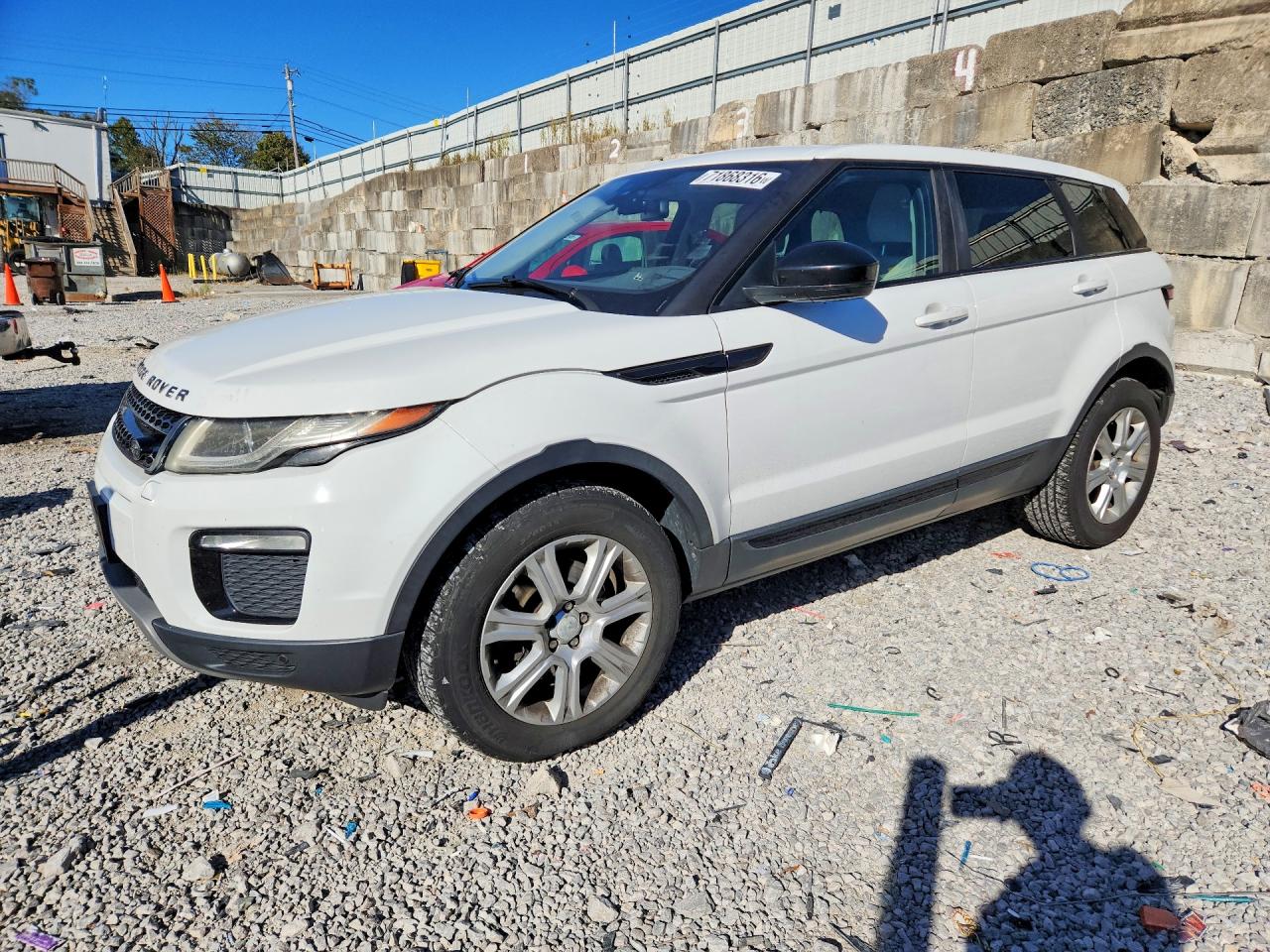 2016 LAND ROVER RANGEROVER SE — Front 3/4