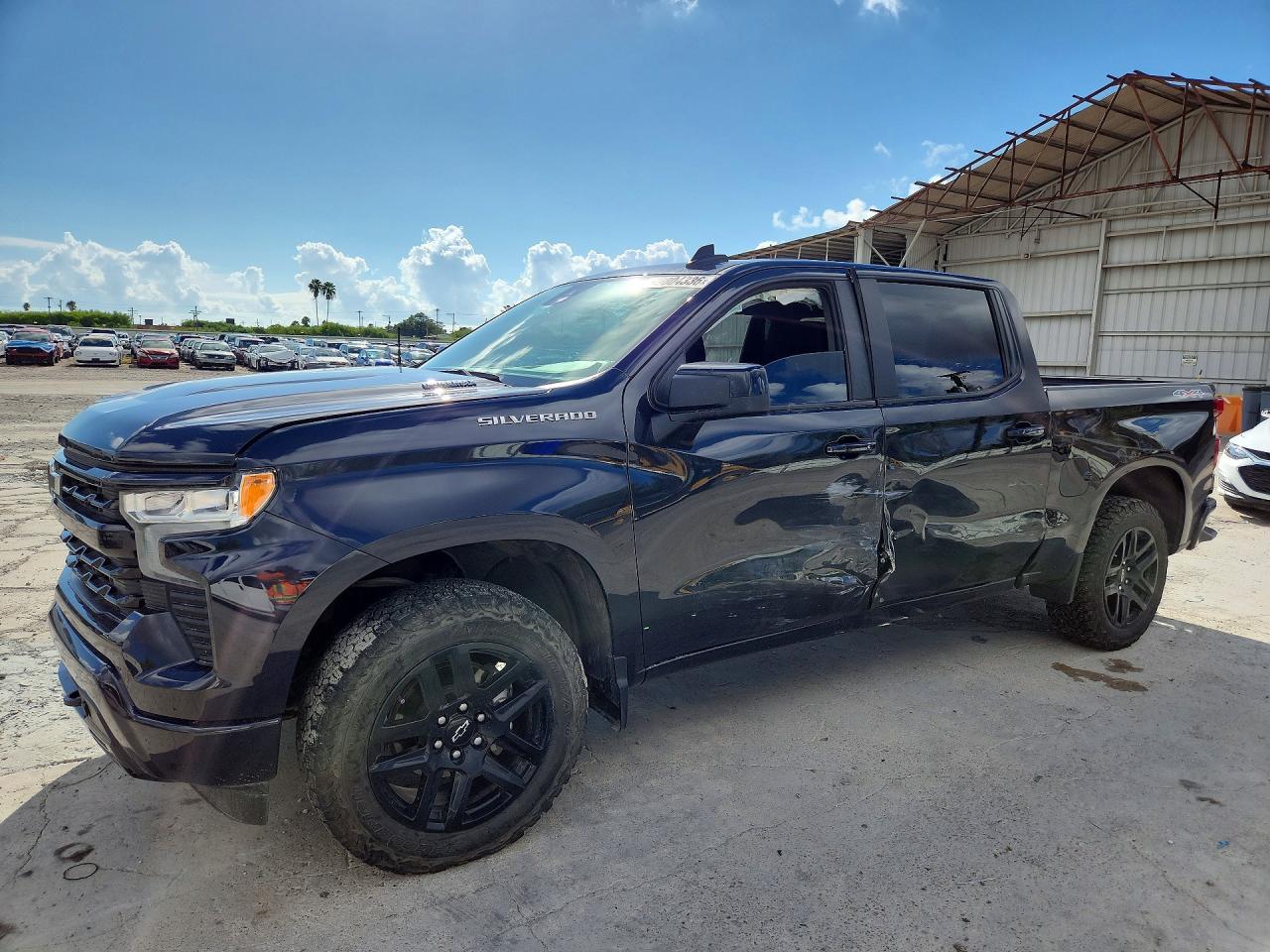 2024 CHEVROLET SILVERADO RST — Front 3/4