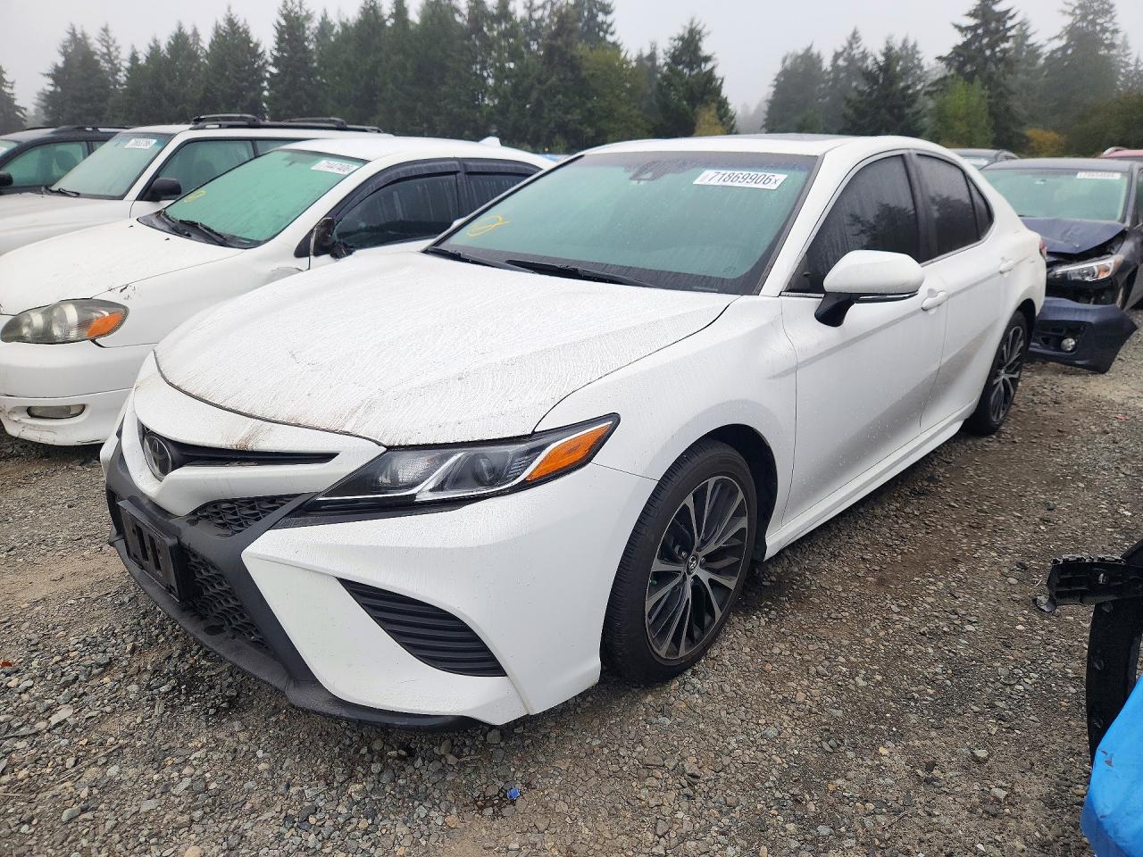 2018 TOYOTA CAMRY L/LE/SE/XLE — Front 3/4