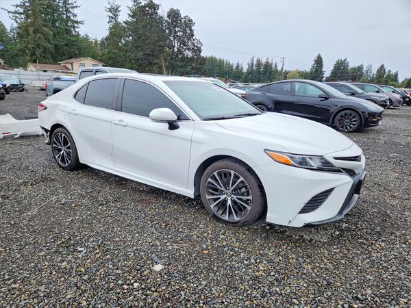 2018 TOYOTA CAMRY L/LE/SE/XLE — Passenger 3/4