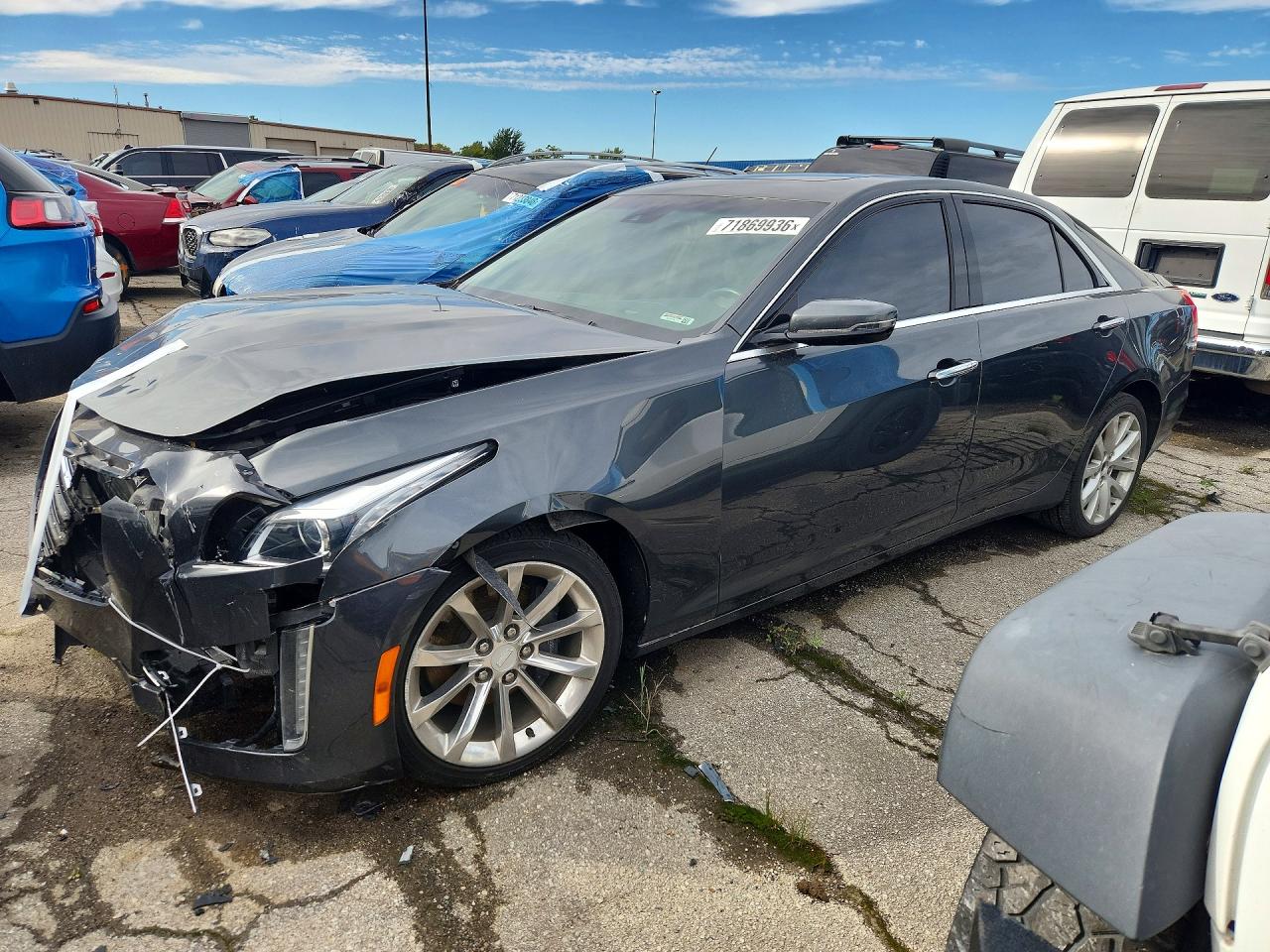 2017 CADILLAC CTS Luxury — Front 3/4