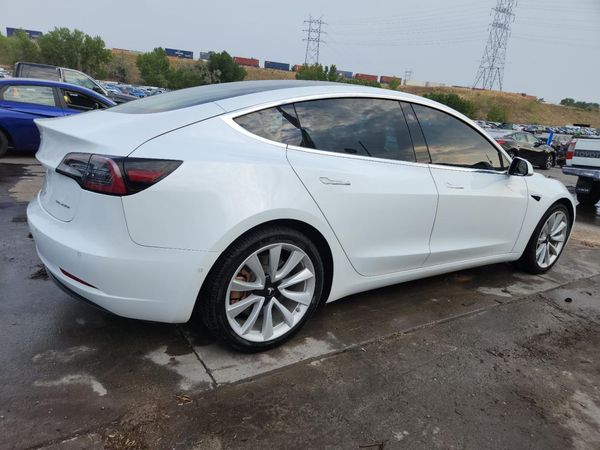 2018 TESLA MODEL 3
