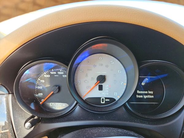 2015 PORSCHE MACAN — ODOM