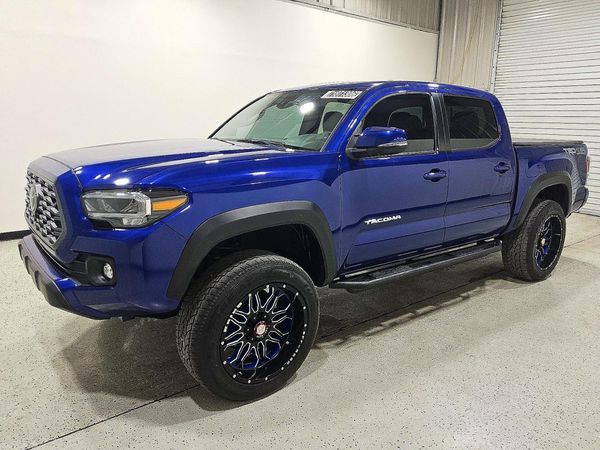 2023 TOYOTA TACOMA SR5 — Front 3/4
