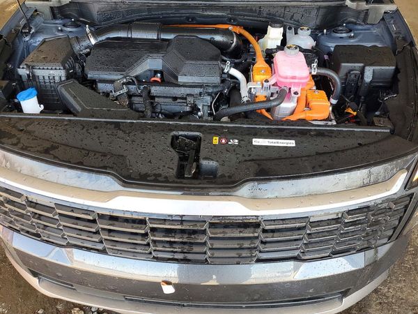 2027 KIA SPORTAGE HYBRID LX, S — Engine bay