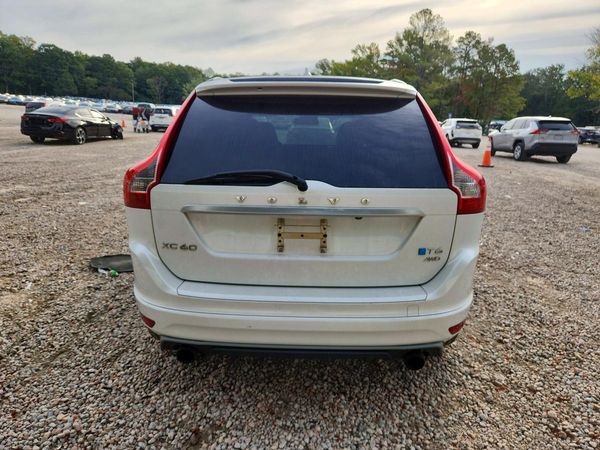 2015 VOLVO XC60 Premier (non R design) — DIRR