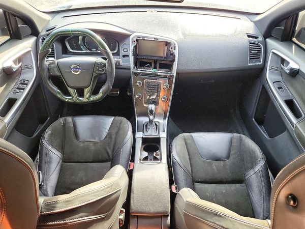 2015 VOLVO XC60 Premier (non R design) — CKPT