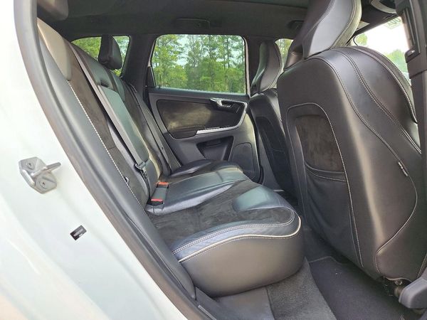 2015 VOLVO XC60 Premier (non R design) — PSRS