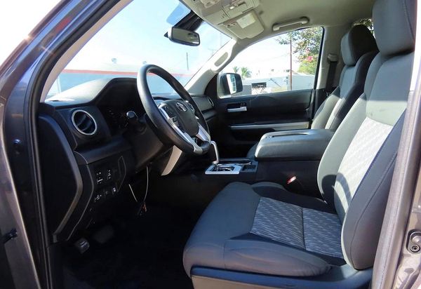 2021 TOYOTA TUNDRA SR5 grade