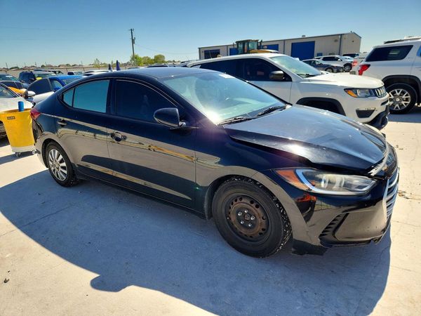 2017 HYUNDAI ELANTRA SE Base — Passenger 3/4