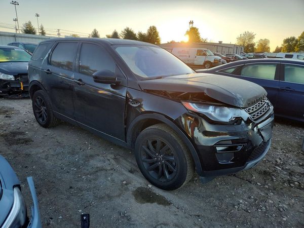 2017 LAND ROVER DISCOVERY SPORT SE — Passenger 3/4